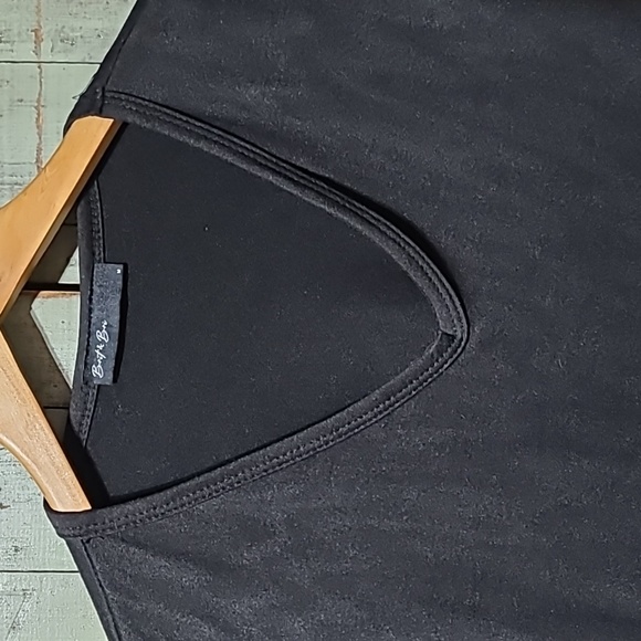 Brit&Bri crop top - Picture 2 of 5